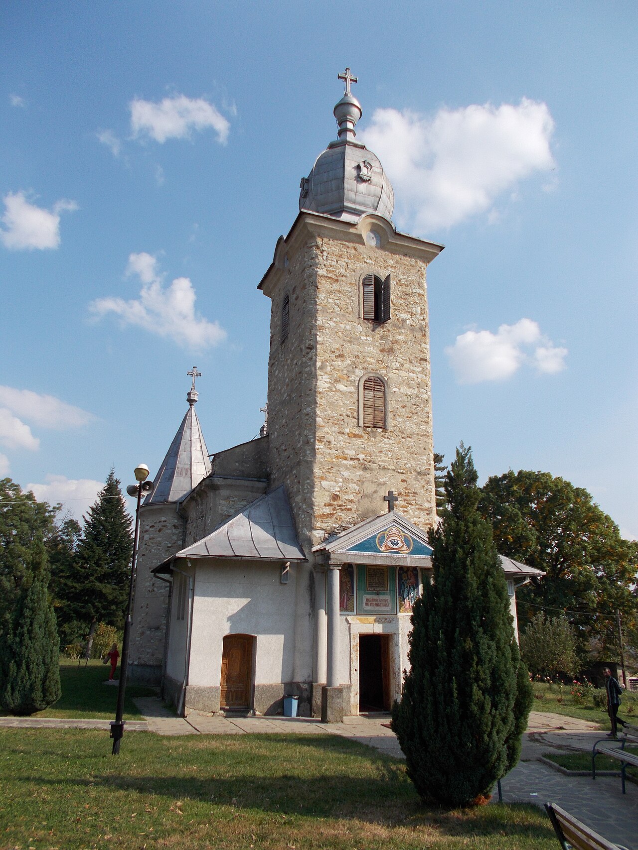 Biserica Sfinții Apostoli Petru și Pavel a Mănăstirii Bixad