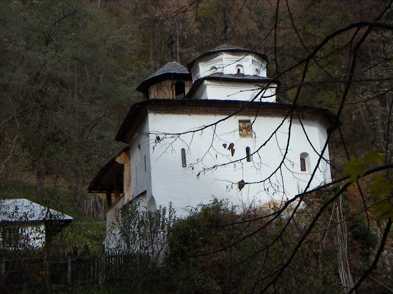 Biserica Sfinții Voievozi a Schitului Cioclovina de Jos
