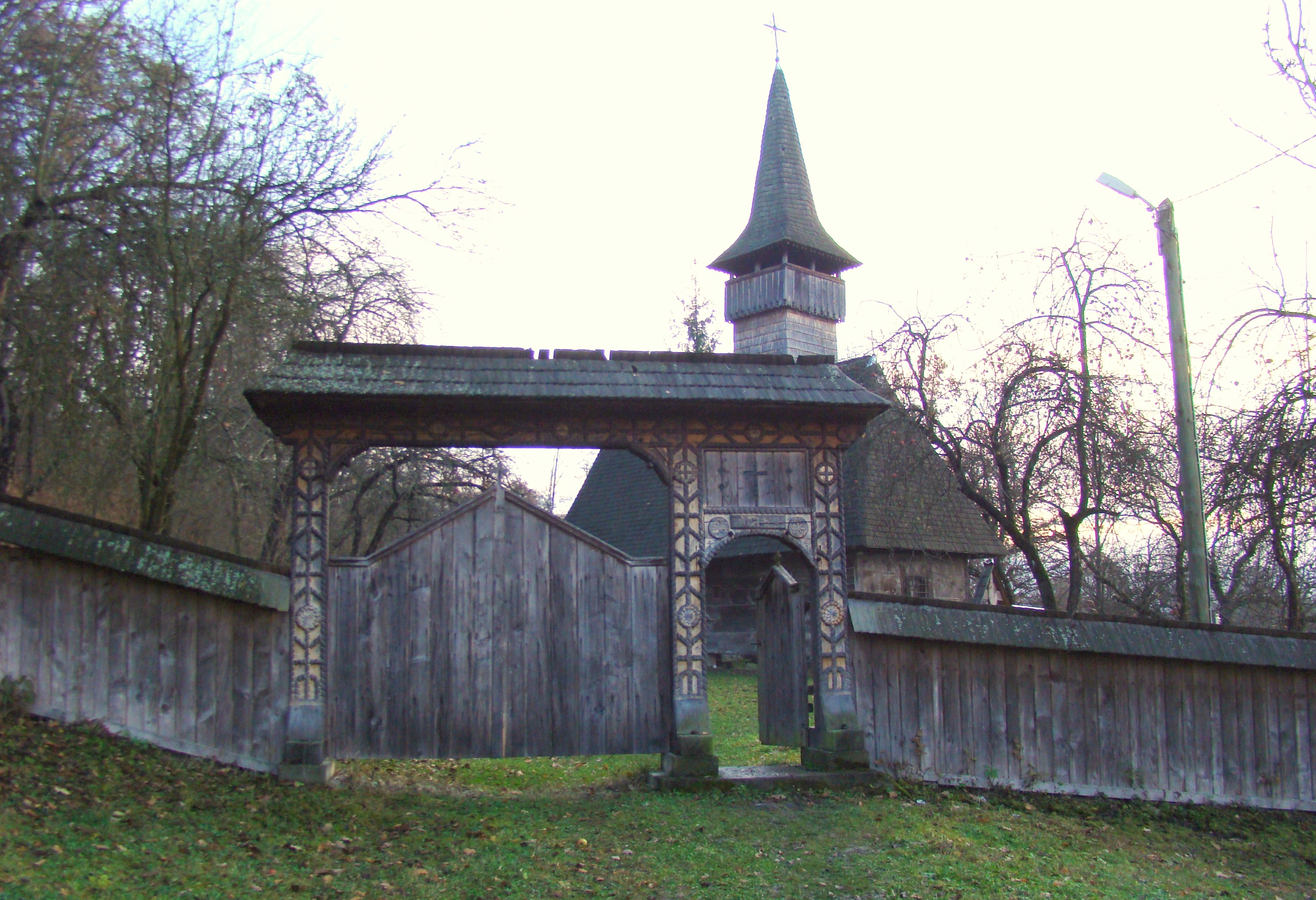 Biserica de lemn din satul Mănăstirea, comuna Giulești