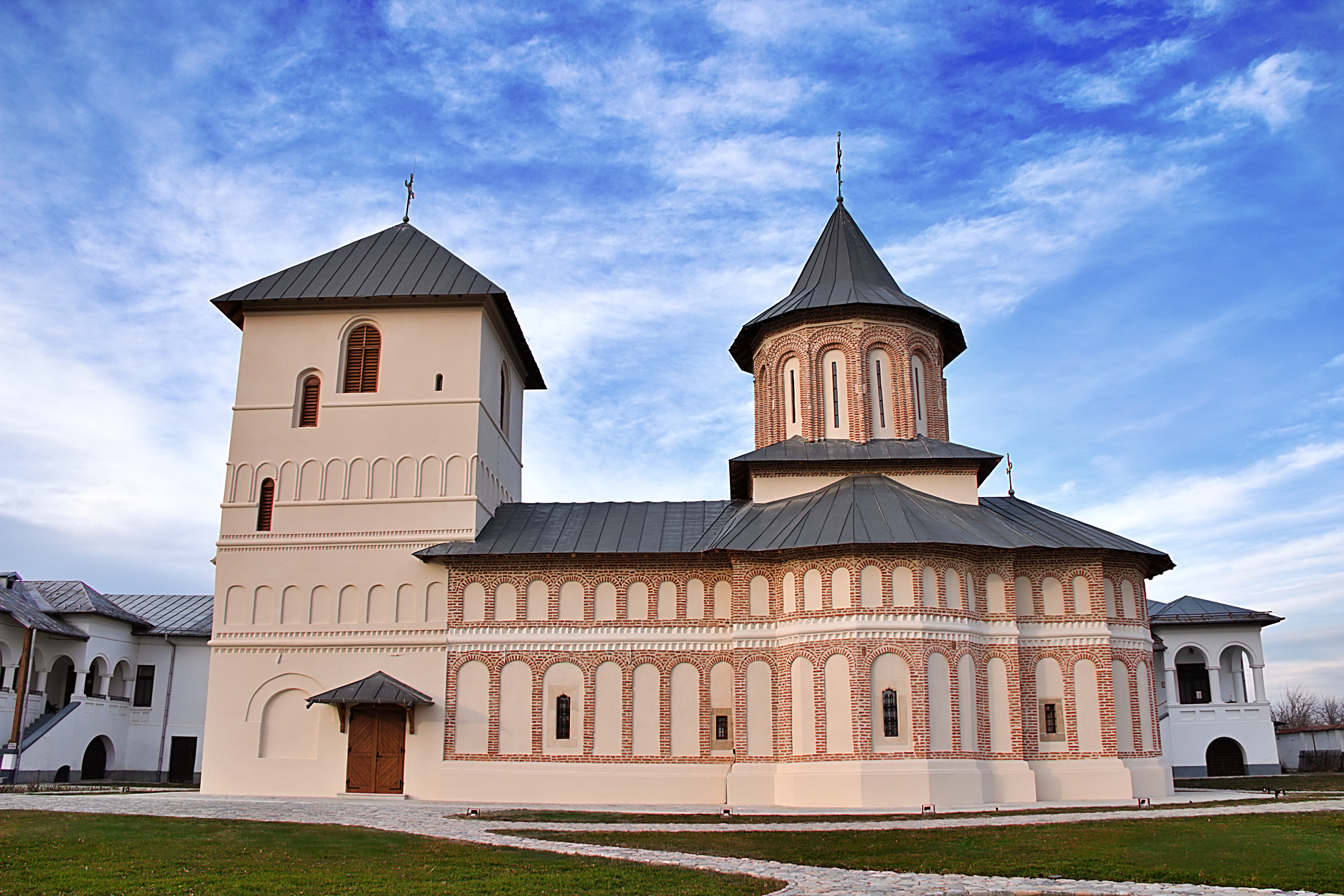 Biserica și turnul-clopotniță ale Mănăstirii Jitianu
