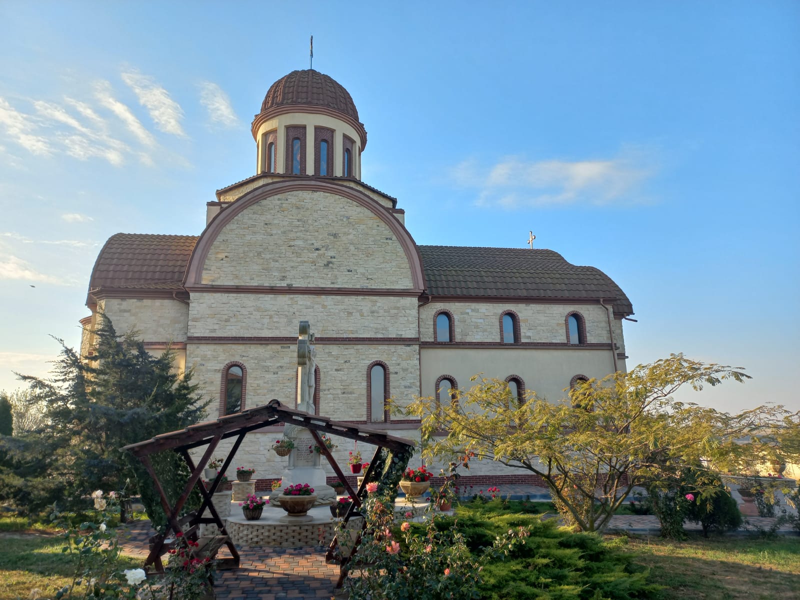 Biserica Mănăstirii 23 August din județul Constanța