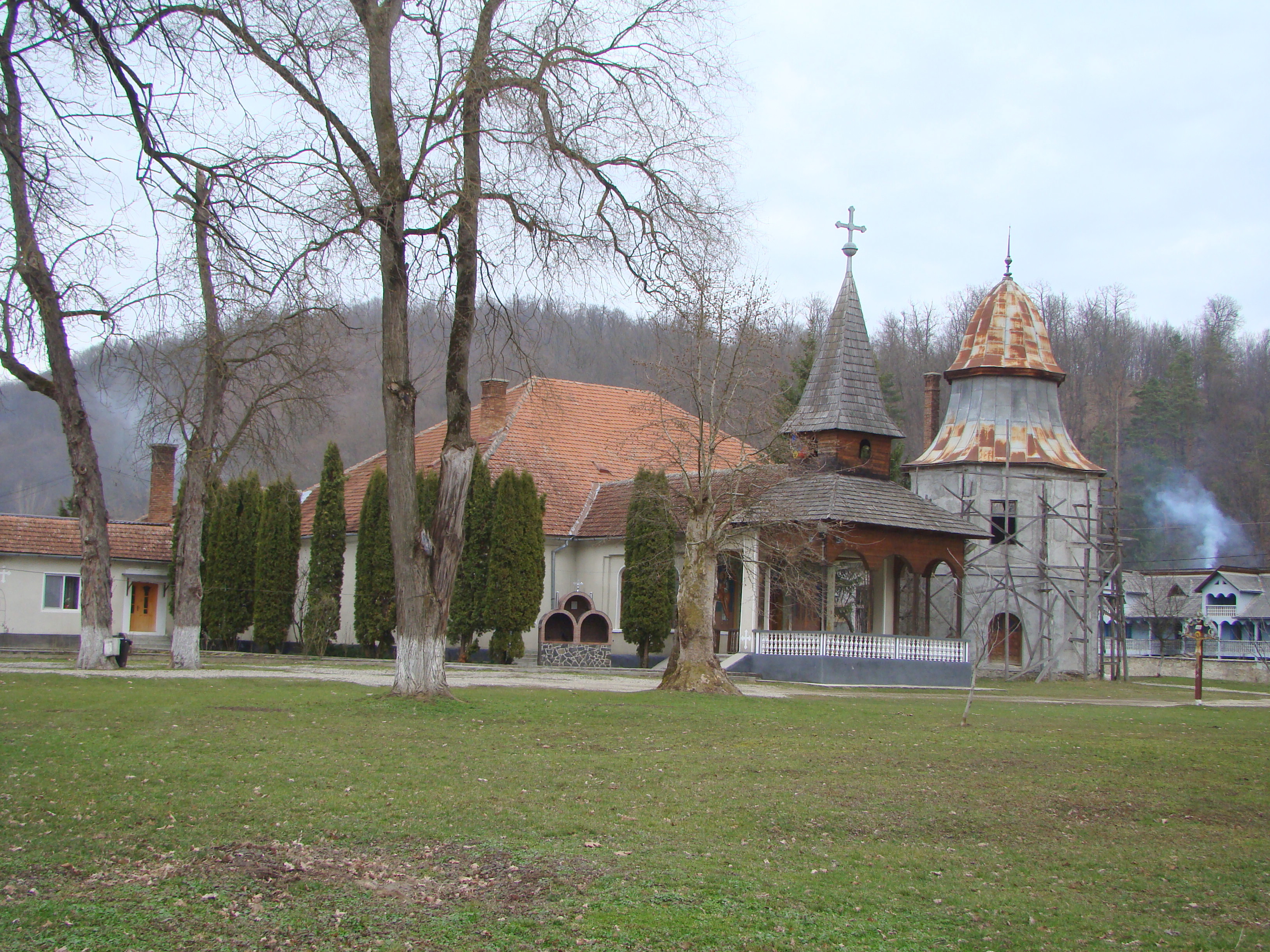 Castelul Károly, astăzi Mănăstirea Sfinții Împărați Constantin și Elena din Dobric