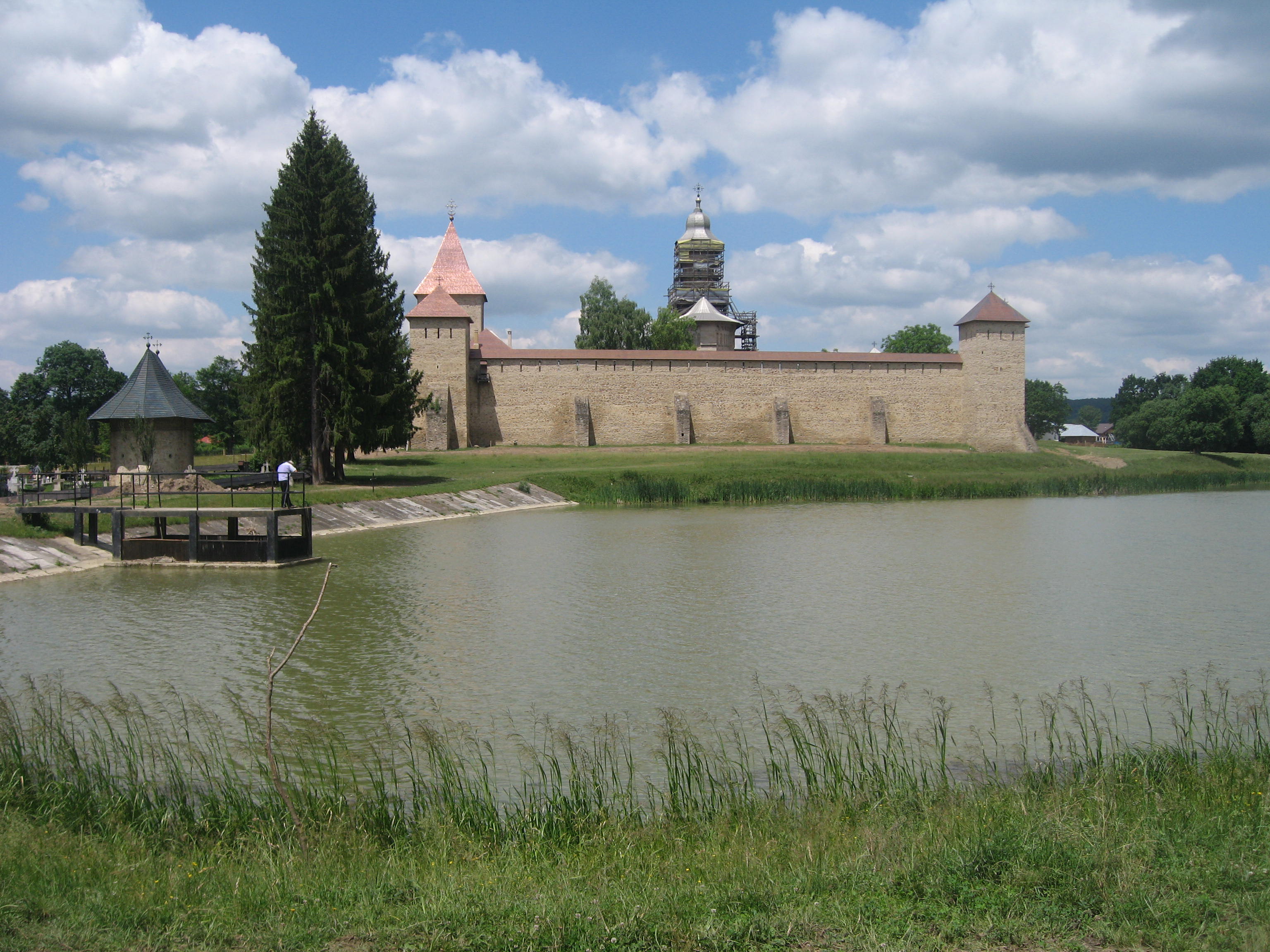 Biserica Pogorârea Sfântului Duh a Mănăstirii Dragomirna