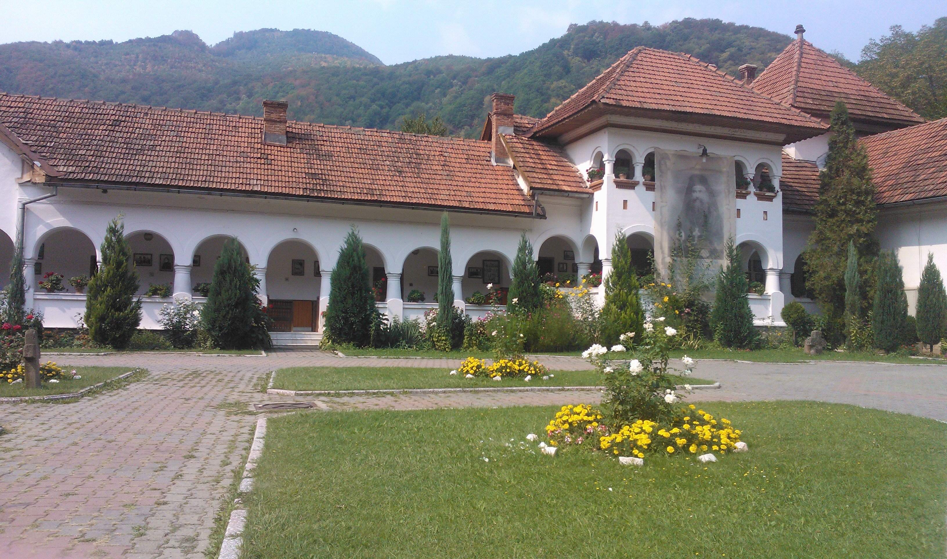 Biserica Intrarea în Biserică a Mănăstirii Lainici