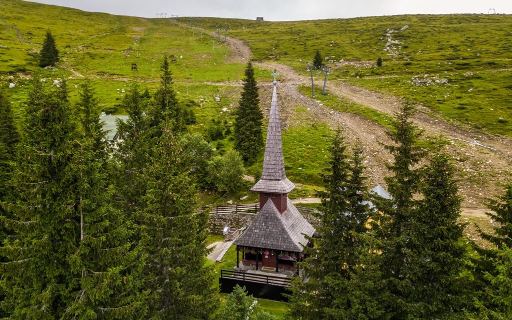 Biserica de lemn a Schitului Sfântul Ilie de pe Muntele Mic