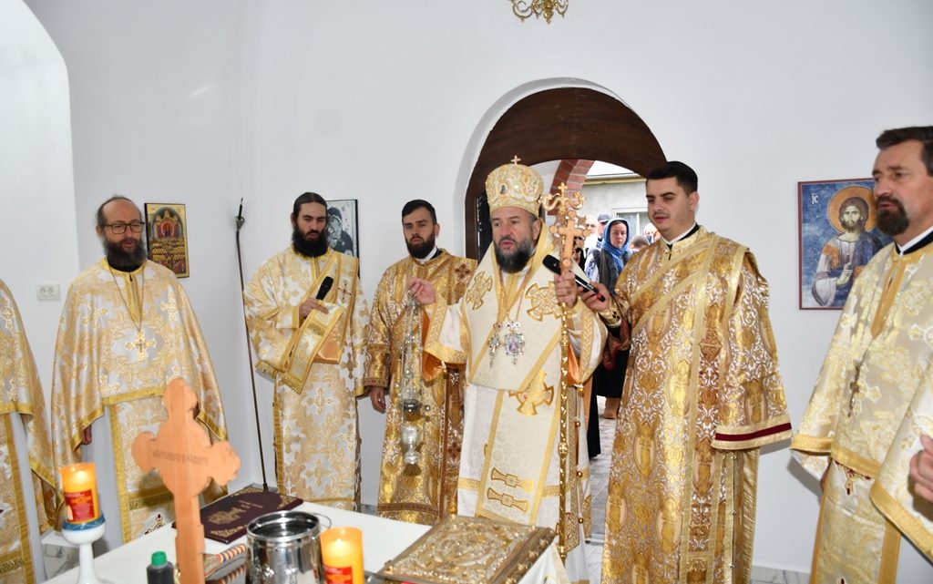 Slujbă arhierească la Schitul Sfântul Mare Mucenic Dimitrie din Nicolinț
