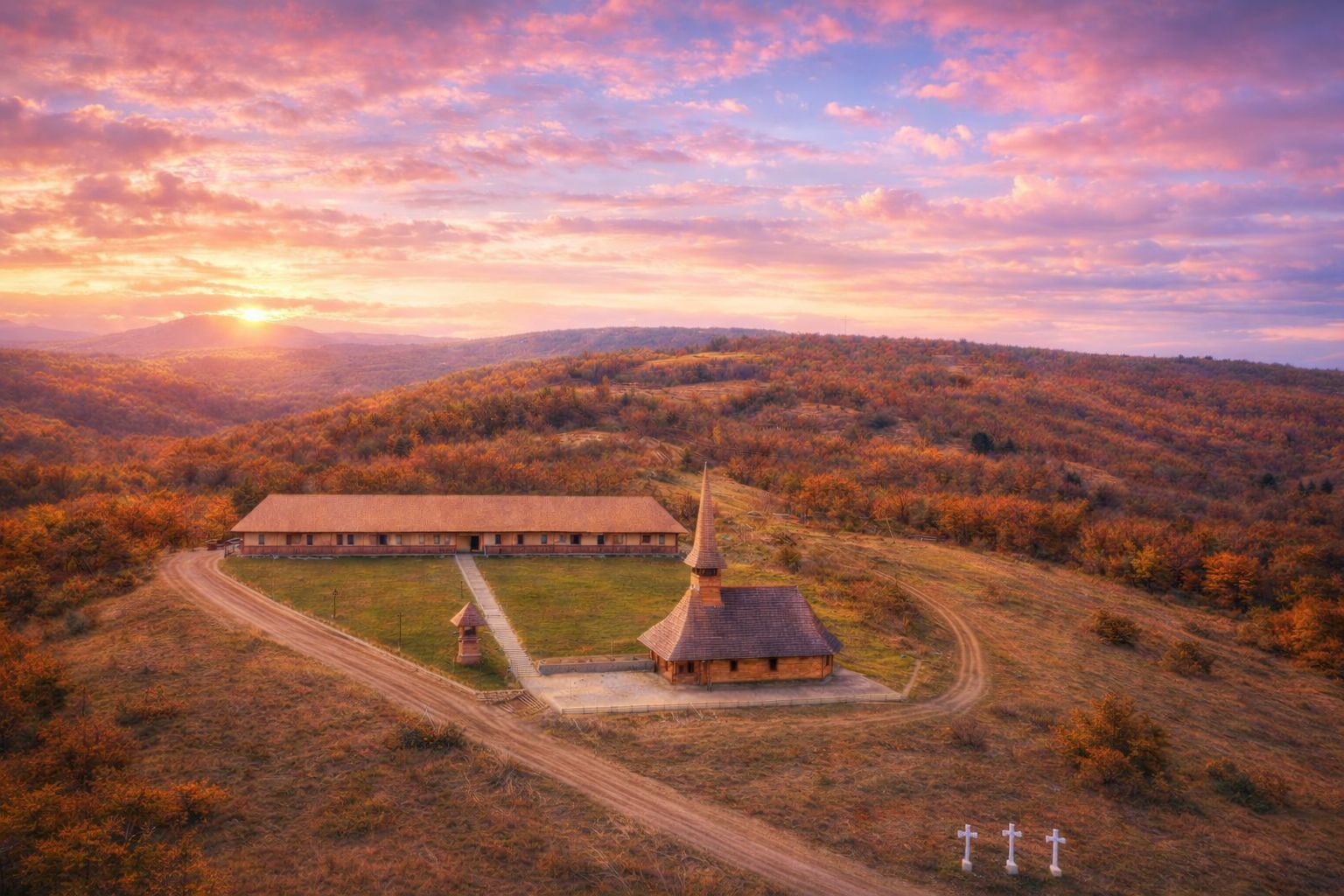Biserica și chiliile de lemn ale Așezământului Sfinții Români din Borloveni