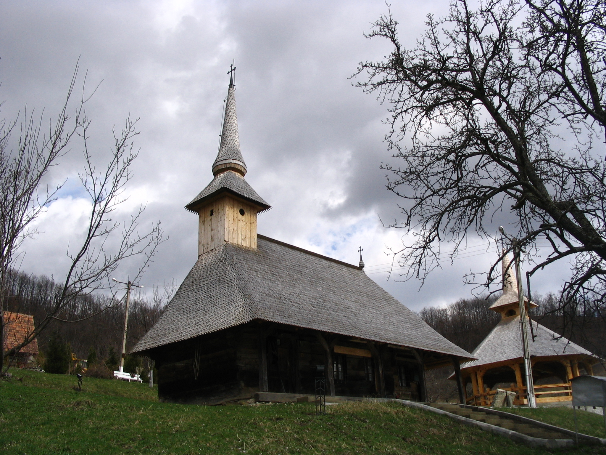 Biserica de lemn din Mănăstirea Strâmba